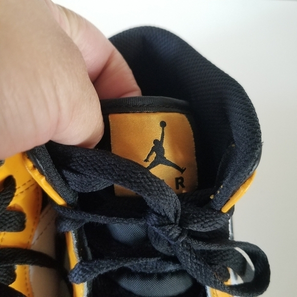 Nike | Air Jordan 1 Retro Mid - Picture 8 of 9